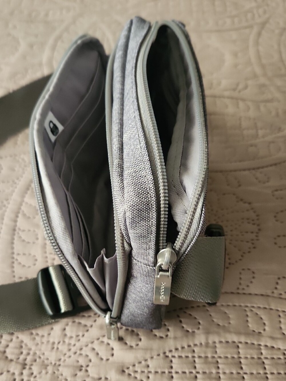 Baggallini Modern Belt Bag with Adjustable Strap - Picture 6 of 7